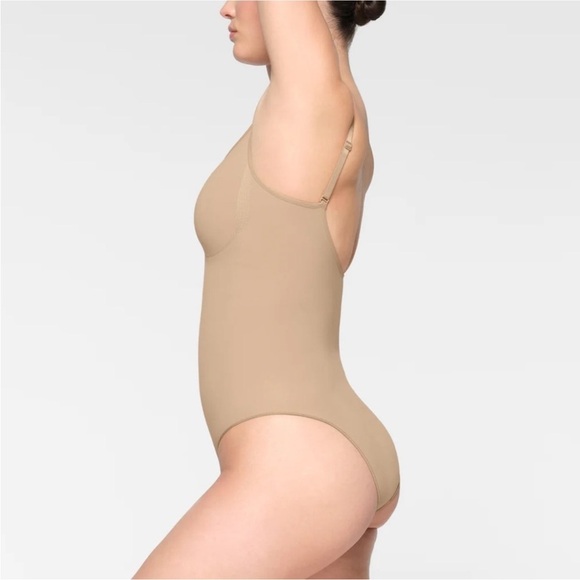 SKIMS Seamless Sculpt Solutionwear Shapewear Bodysuit Brief Snaps Nude Clay - Picture 3 of 7